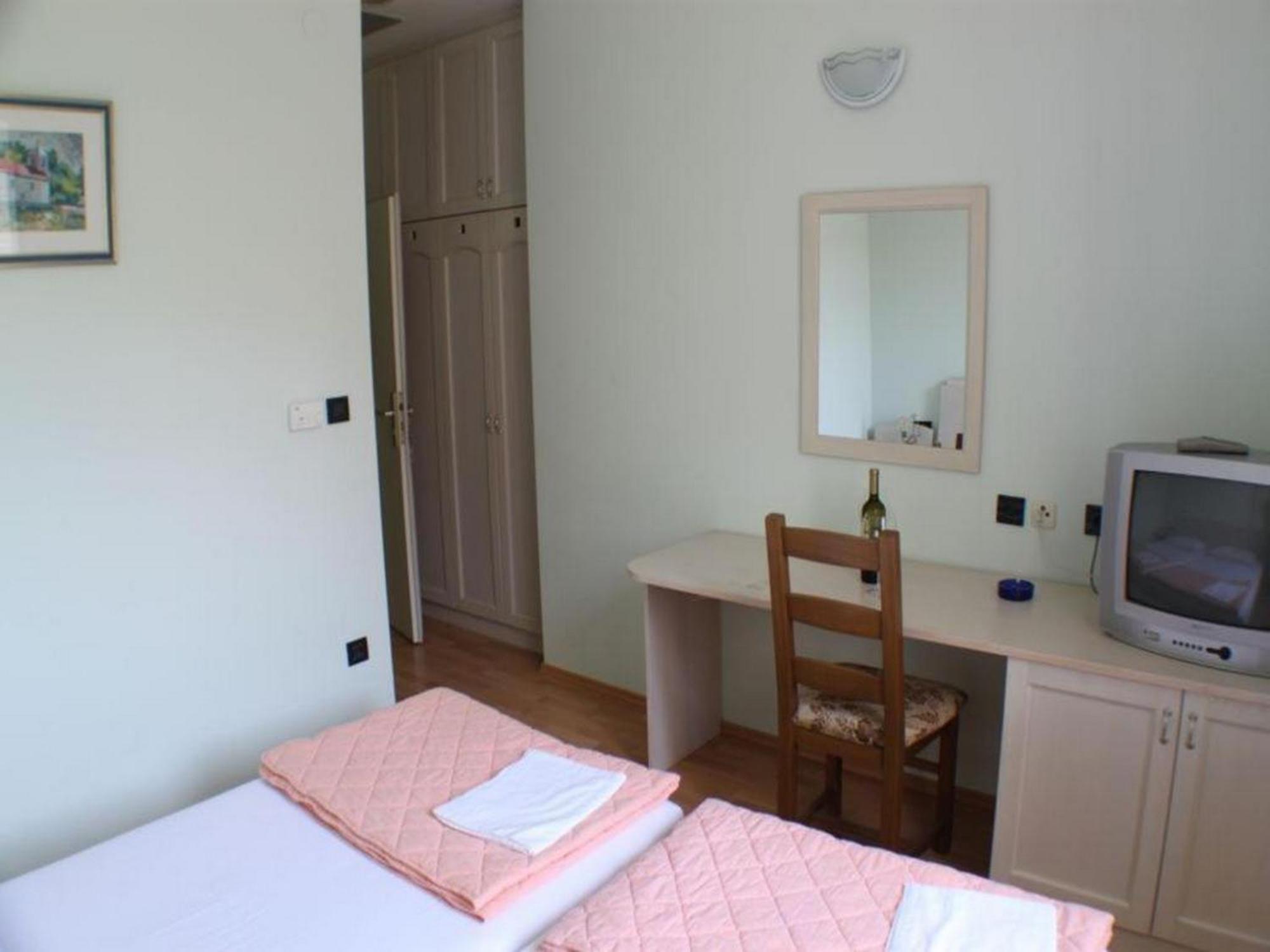 Guesthouse Aurora トゥルパニ 部屋 写真